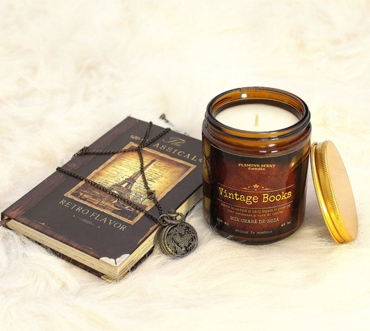 Lumânare parfumată -  VINTAGE BOOKS (230 ml)